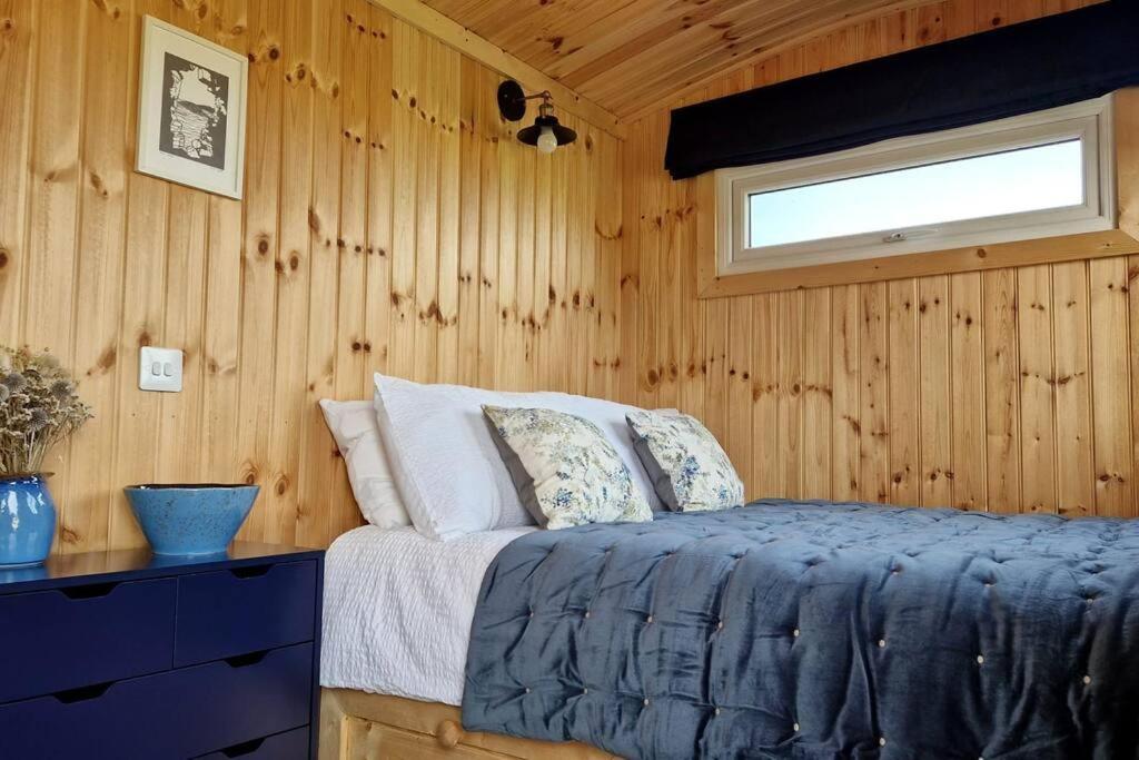 The Shepherd'S Hut @ Innlands Kilmaluag Exterior photo